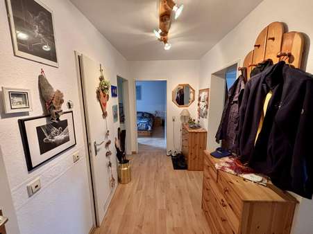 Diele Diele - Erdgeschosswohnung in 30952 Ronnenberg mit 80m² kaufen