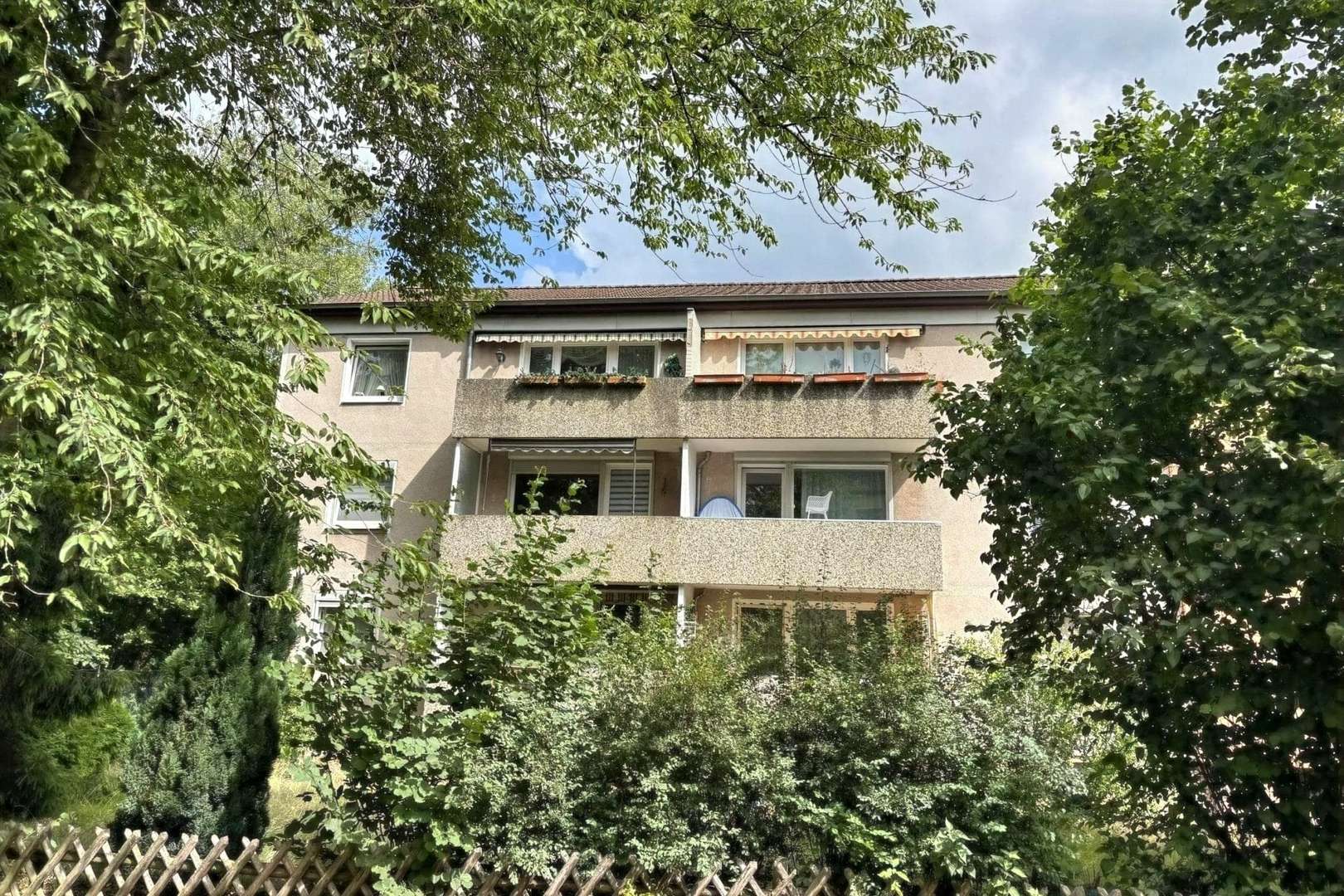 Rückseite - Dachgeschosswohnung in 30926 Seelze mit 83m² kaufen