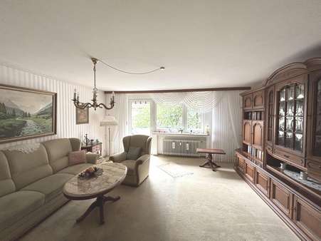 Wohnzimmer - Dachgeschosswohnung in 30926 Seelze mit 83m² kaufen