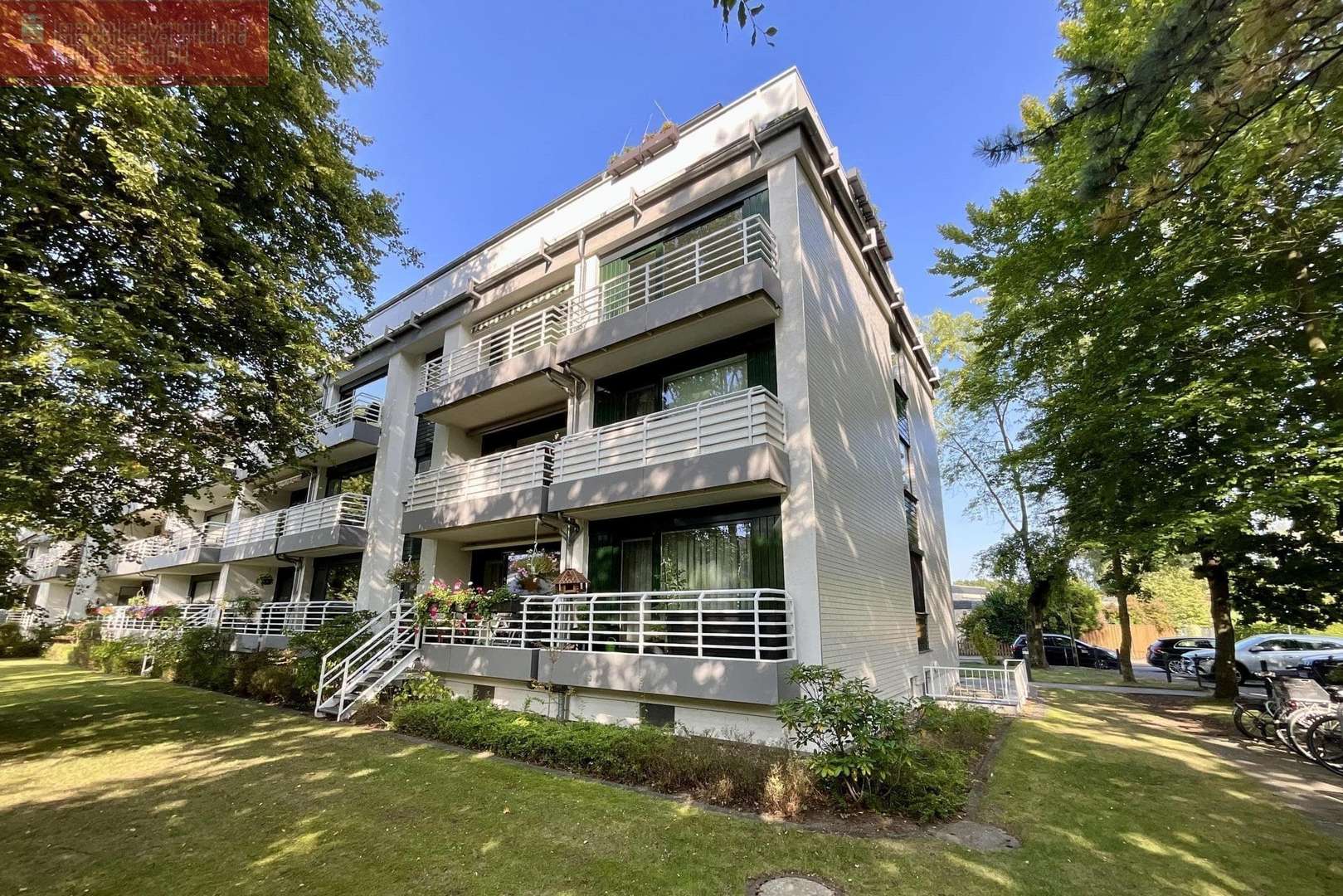 Blick aus dem Garten Blick aus dem Garten - Etagenwohnung in 30938 Burgwedel mit 103m² kaufen