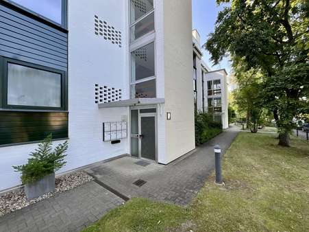 Eingang Eingang - Etagenwohnung in 30938 Burgwedel mit 103m² kaufen