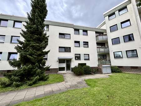 Vorderansicht - Etagenwohnung in 30519 Hannover mit 85m² kaufen