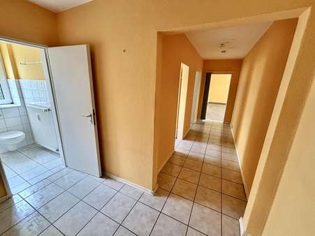 Flur 1 - Etagenwohnung in 30519 Hannover mit 85m² kaufen