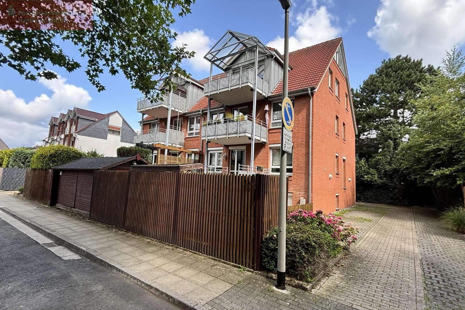 Straßenansicht Straßenansicht - Maisonette-Wohnung in 30629 Hannover mit 78m² kaufen