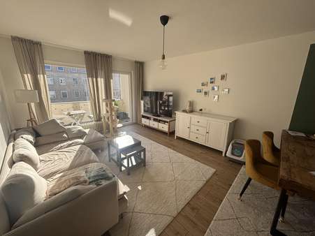 Wohnzimmer Wohnzimmer - Etagenwohnung in 30161 Hannover mit 102m² kaufen