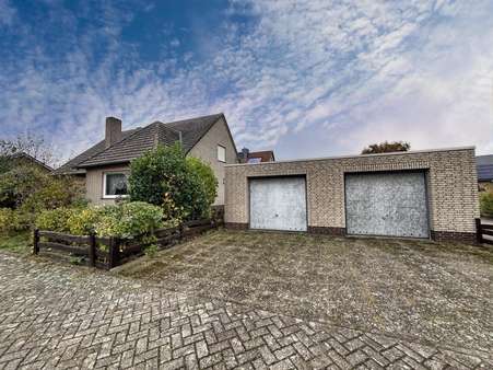 Frontansicht - Einfamilienhaus in 31275 Lehrte mit 110m² kaufen