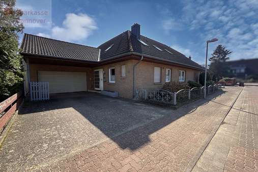 Frontansicht Frontansicht - Einfamilienhaus in 31275 Lehrte mit 272m² kaufen