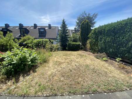 Blick in den Garten - Reihenmittelhaus in 30880 Laatzen mit 105m² kaufen