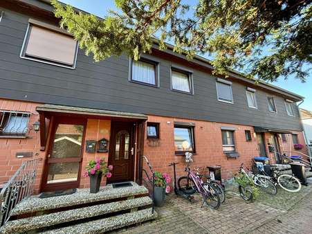 Außenansicht  - Reihenmittelhaus in 30952 Ronnenberg mit 111m² kaufen