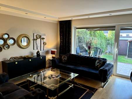 Wohnzimmer  - Reihenmittelhaus in 30952 Ronnenberg mit 111m² kaufen