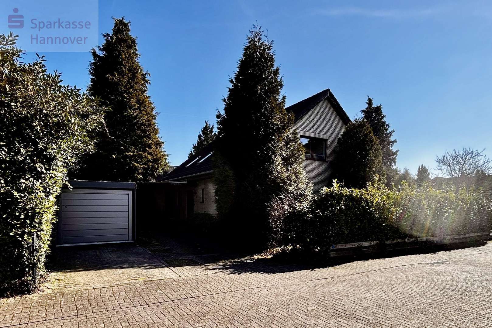 Vorderansicht - Einfamilienhaus in 31303 Burgdorf mit 190m² kaufen