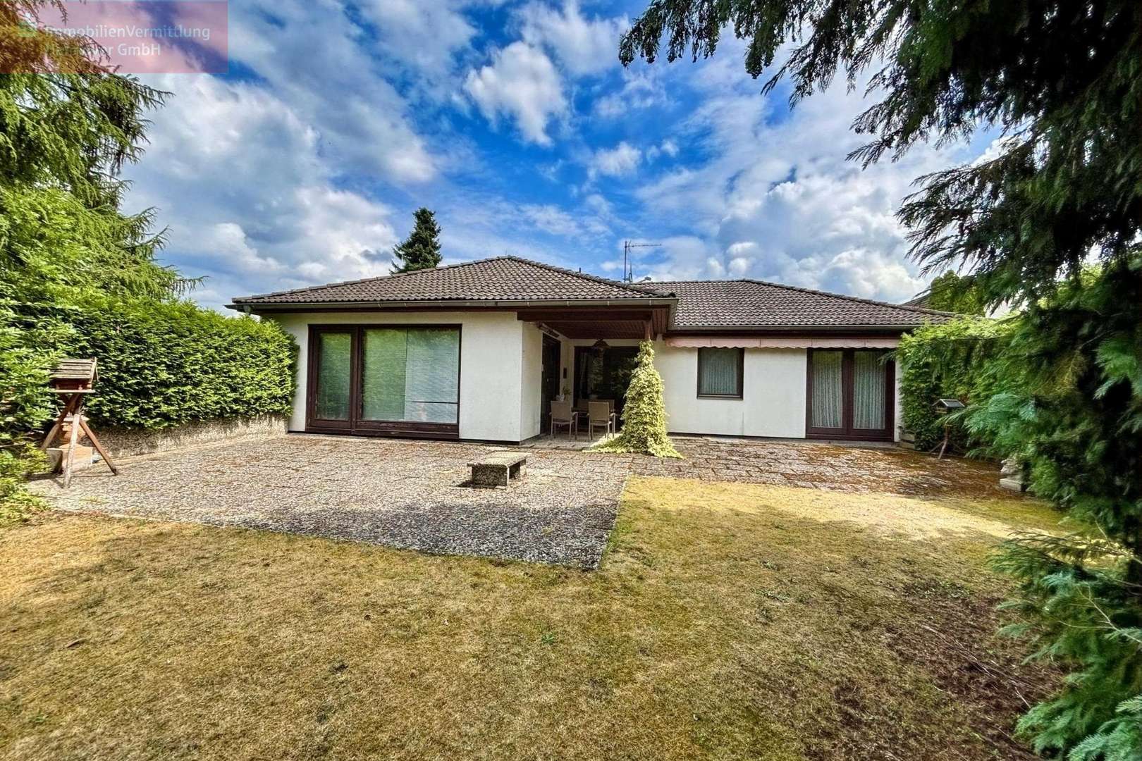 Gartenansicht - Bungalow in 30900 Wedemark mit 144m² kaufen