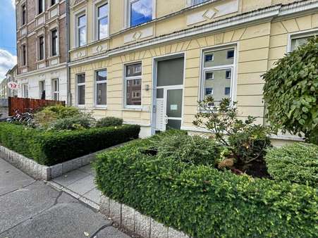 Hauseingang - Etagenwohnung in 30173 Hannover mit 90m² kaufen