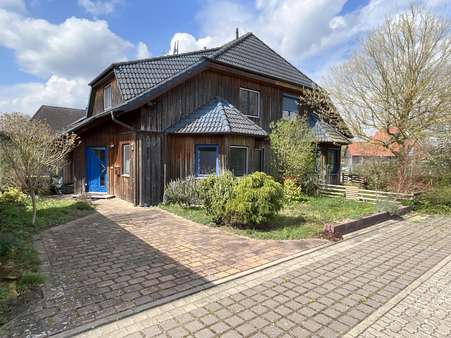 Stellplatz vor der Haustür - Doppelhaushälfte in 31311 Uetze mit 120m² kaufen
