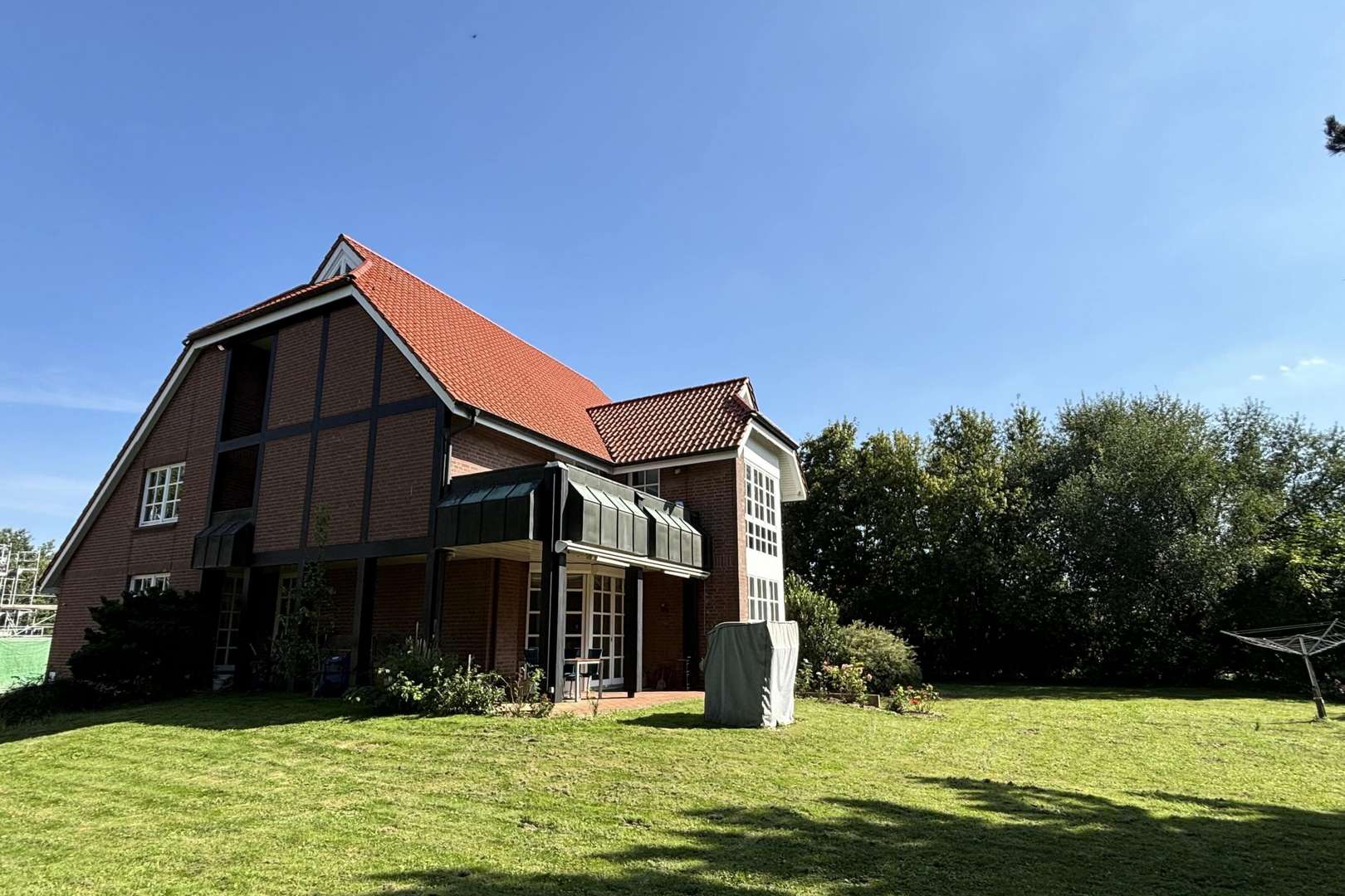 Seitenansicht Seitenansicht - Einfamilienhaus in 30989 Gehrden mit 274m² kaufen