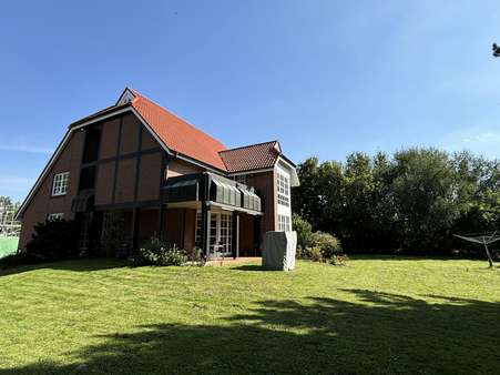 Seitenansicht - Einfamilienhaus in 30989 Gehrden mit 274m² kaufen