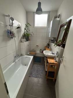 Blick in eine sanierte Wohnung Blick in eine sanierte Wohnung - Wohn- / Geschäftshaus in 30449 Hannover mit 620m² als Kapitalanlage kaufen