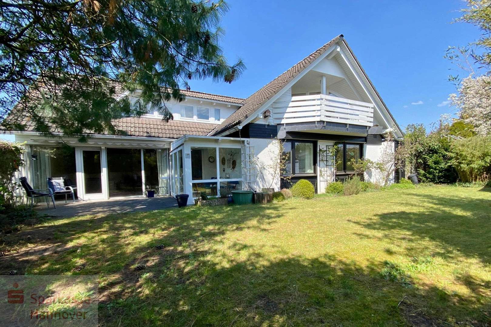 Ansicht aus dem Garten - Einfamilienhaus in 30916 Isernhagen mit 170m² günstig kaufen