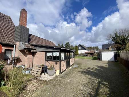 Hof - Einfamilienhaus in 30900 Wedemark mit 202m² günstig kaufen