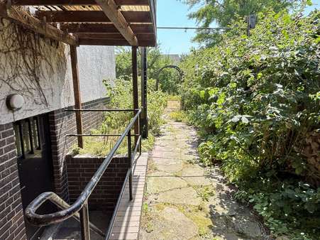 Gartenausgang - Reihenendhaus in 30938 Burgwedel mit 126m² kaufen