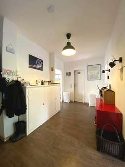 Flur - Etagenwohnung in 30559 Hannover mit 100m² kaufen