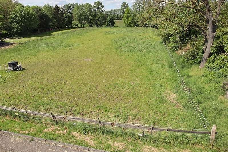 Ca. 3.000 m² von rechts - Grundstück in 31311 Uetze mit 3000m² kaufen