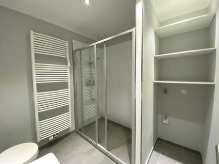 Badezimmer - Erdgeschosswohnung in 30519 Hannover mit 84m² kaufen
