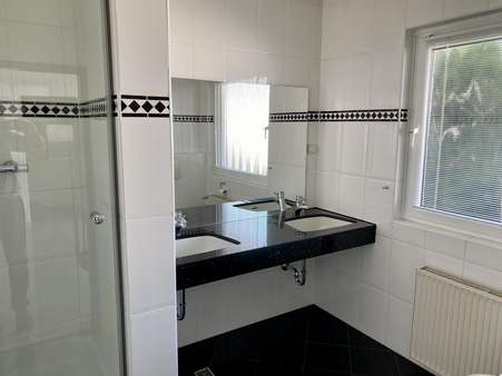 Gäste WC mit Dusche - Bungalow in 30952 Ronnenberg mit 116m² kaufen