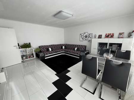 Wohnzimmer Wohnzimmer - Etagenwohnung in 31275 Lehrte mit 65m² kaufen