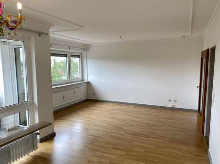 Wohnzimmer - Etagenwohnung in 30952 Ronnenberg mit 85m² kaufen