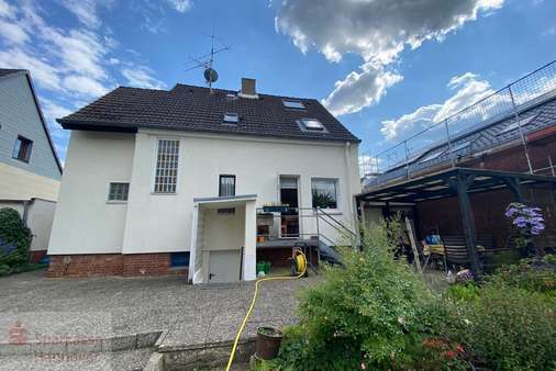 Blick auf das Haus 3 - Einfamilienhaus in 30459 Hannover mit 95m² kaufen
