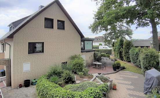 Giebelseite - Einfamilienhaus in 30826 Garbsen mit 172m² kaufen