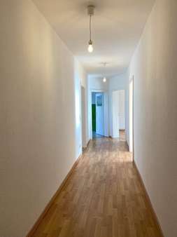 Flur - Etagenwohnung in 30625 Hannover mit 75m² kaufen