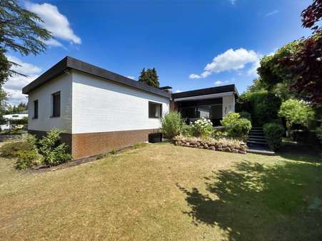 Blick aus dem Garten Blick aus dem Garten - Bungalow in 30627 Hannover mit 240m² kaufen