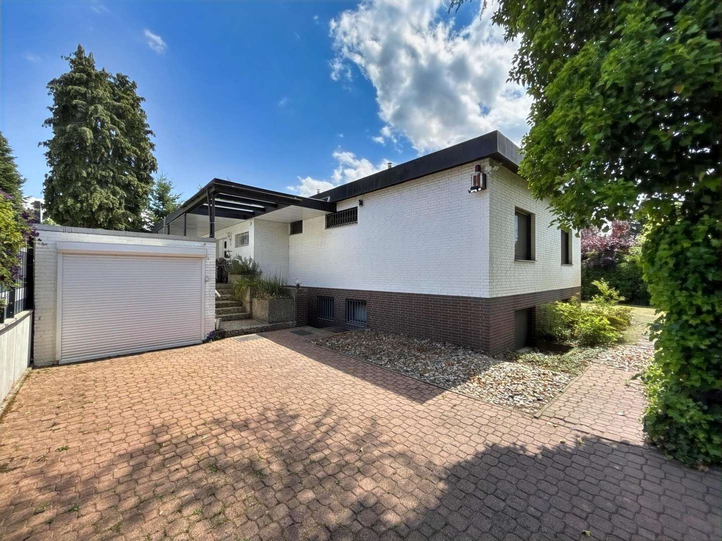 Vorderansicht Vorderansicht - Bungalow in 30627 Hannover mit 240m² kaufen