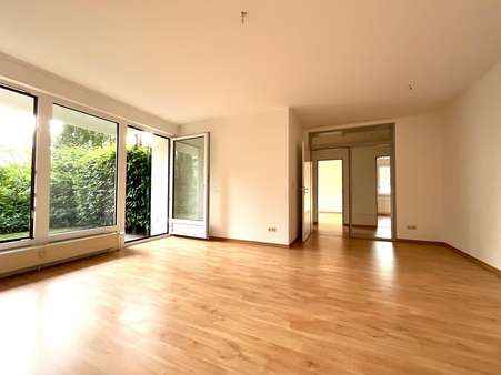 Wohnzimmer Wohnzimmer - Erdgeschosswohnung in 30900 Wedemark mit 76m² kaufen