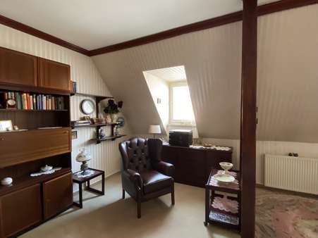 Wohnzimmer - Etagenwohnung in 30167 Hannover mit 84m² kaufen