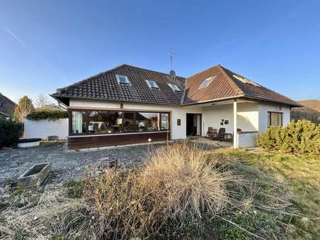 Blick aus dem Garten - Einfamilienhaus in 30900 Wedemark mit 231m² kaufen