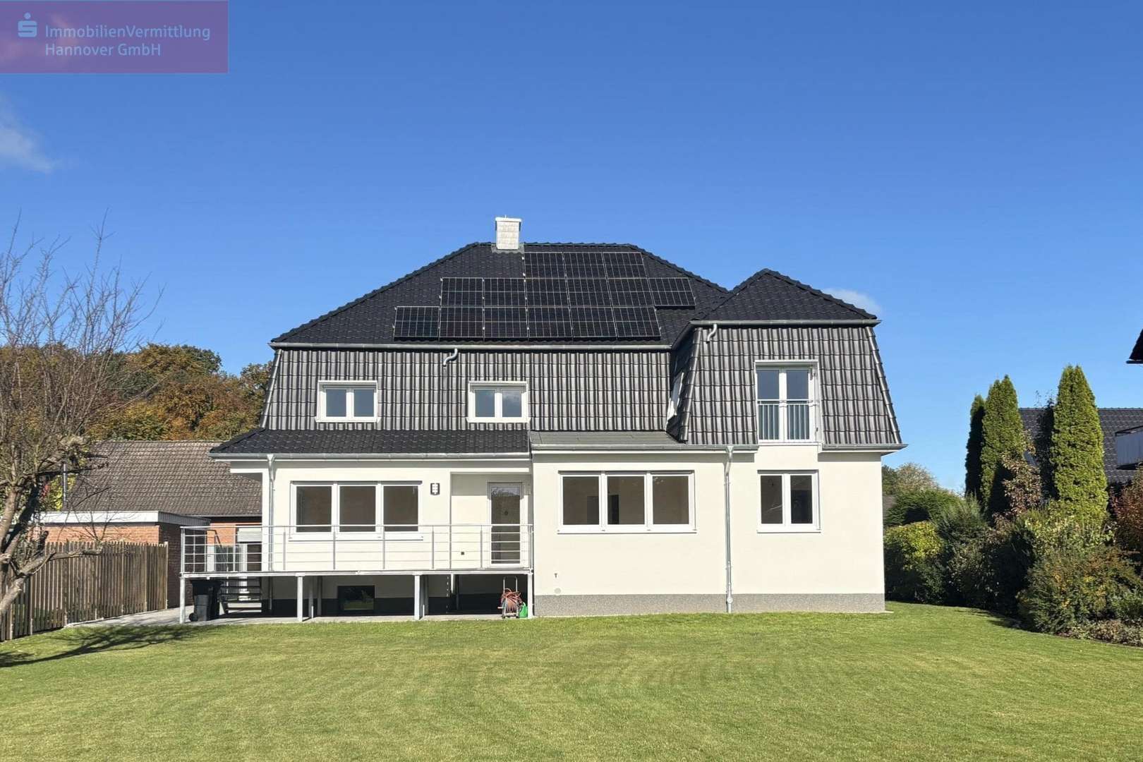 Gartenansicht Gartenansicht - Zweifamilienhaus in 31275 Lehrte mit 271m² kaufen