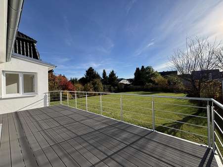 Terrasse Terrasse - Zweifamilienhaus in 31275 Lehrte mit 271m² kaufen