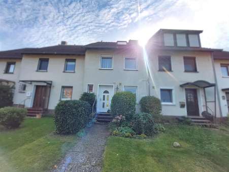 Außenansicht - Reihenmittelhaus in 30966 Hemmingen mit 110m² kaufen