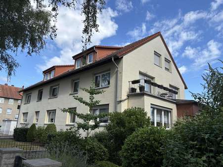 Frontseite Giebelseite - rechts ) Frontseite Giebelseite - rechts ) - Mehrfamilienhaus in 30827 Garbsen mit 423m² kaufen
