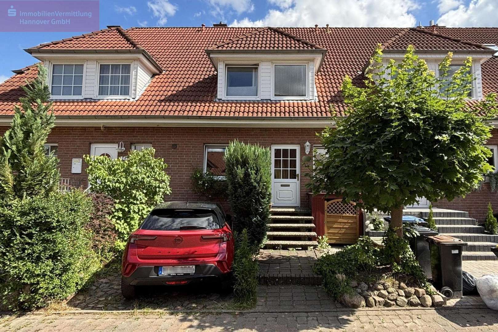 Haus Vorderansicht - Reihenmittelhaus in 30890 Barsinghausen mit 121m² kaufen
