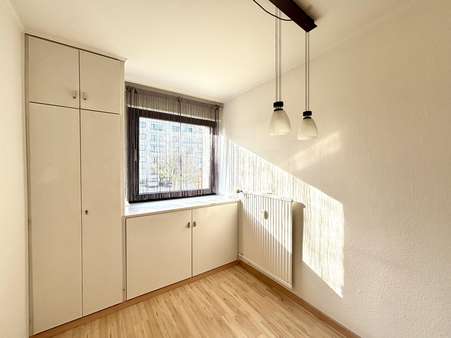 Flur - Erdgeschosswohnung in 30559 Hannover mit 74m² kaufen
