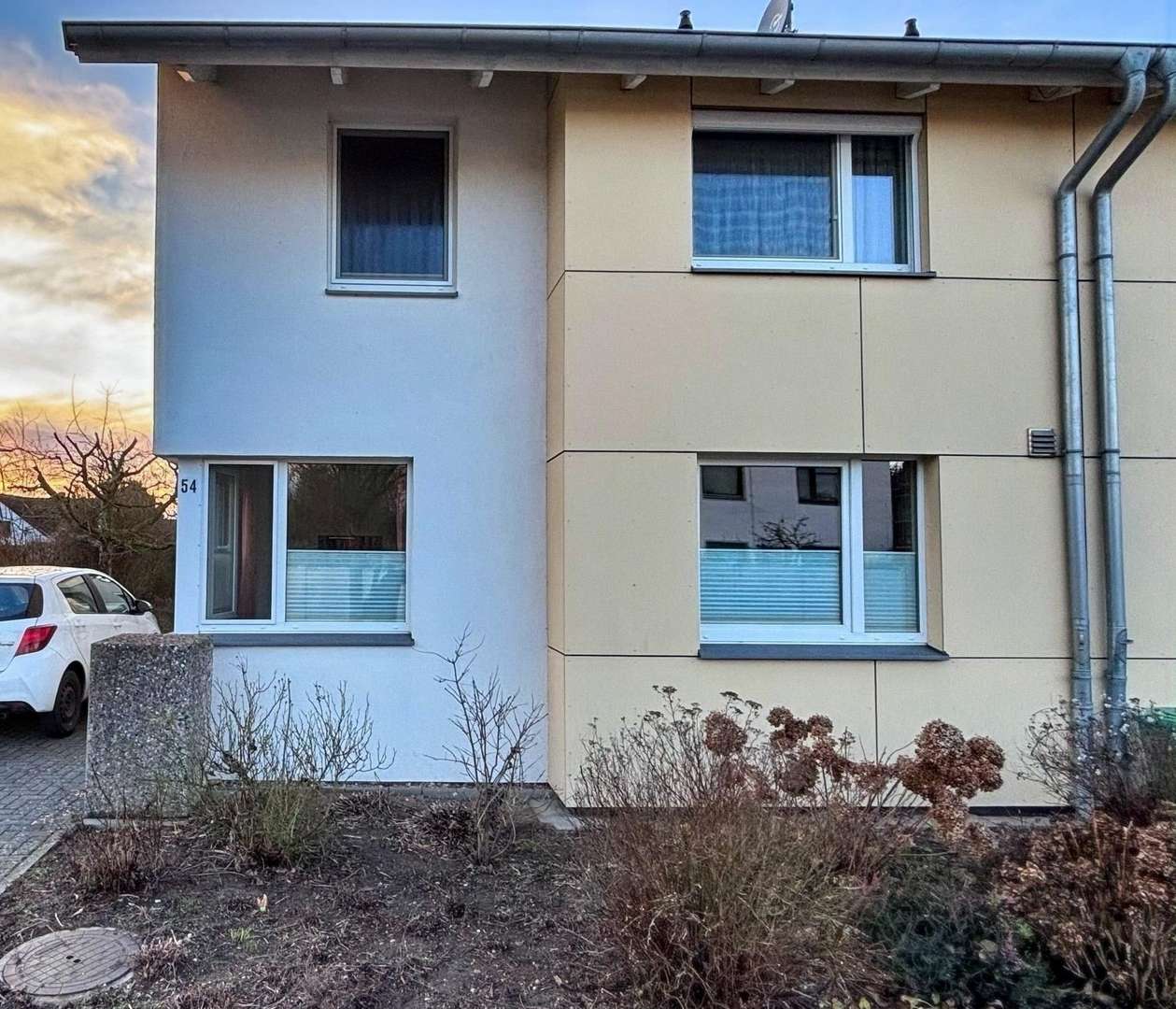 Außenansicht - Doppelhaushälfte in 30539 Hannover, Bemerode mit 143m² kaufen