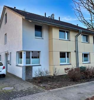 Außenansicht - Doppelhaushälfte in 30539 Hannover, Bemerode mit 143m² kaufen