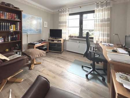 EG: Büro - Zweifamilienhaus in 30926 Seelze mit 275m² kaufen