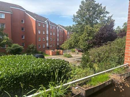 Blick von der Loggia Blick von der Loggia - Etagenwohnung in 30457 Hannover mit 82m² kaufen