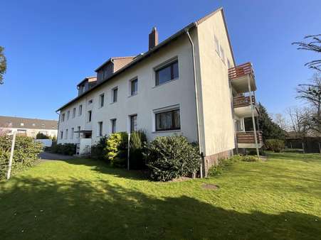 Gebäudevorderseite - Mehrfamilienhaus in 30855 Langenhagen mit 721m² kaufen