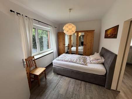 Whg EG1 Schlafen - Zweifamilienhaus in 30890 Barsinghausen mit 319m² kaufen